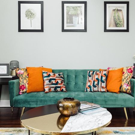 Beautiful Apartment In Guildford With Parking Send Zewnętrze zdjęcie