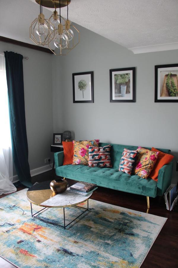 Beautiful Apartment In Guildford With Parking Send Zewnętrze zdjęcie