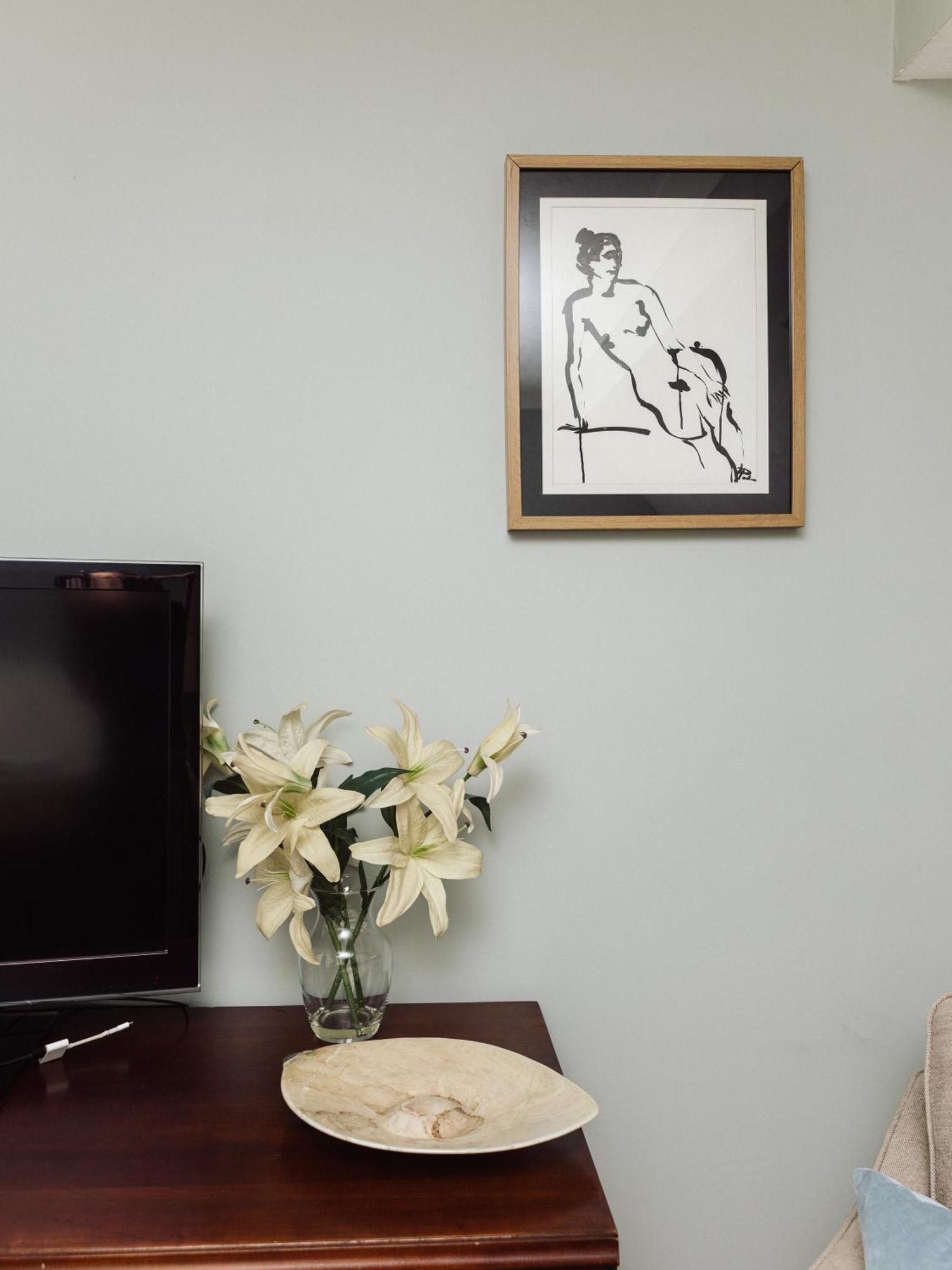 Beautiful Apartment In Guildford With Parking Send Zewnętrze zdjęcie