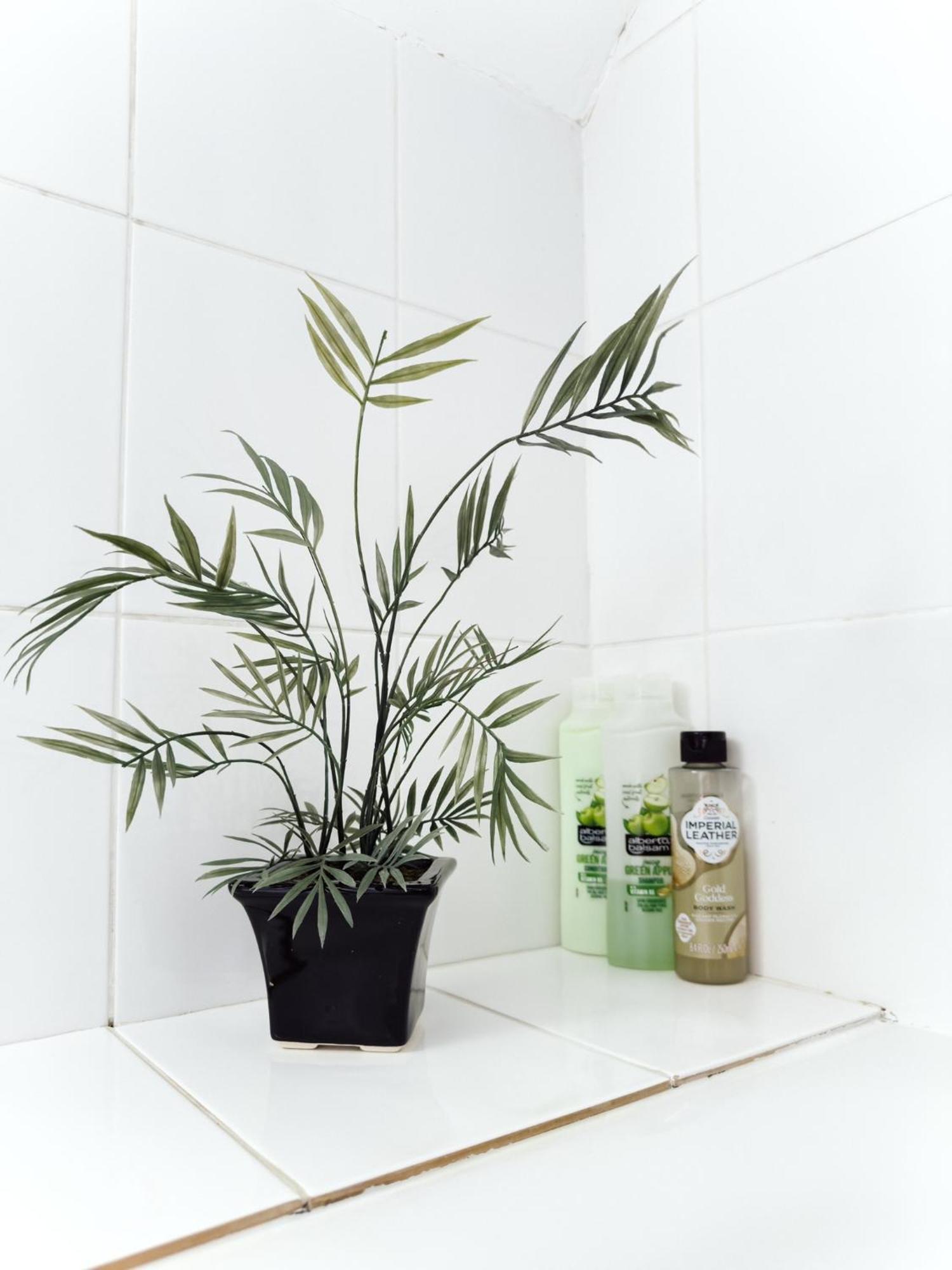 Beautiful Apartment In Guildford With Parking Send Zewnętrze zdjęcie